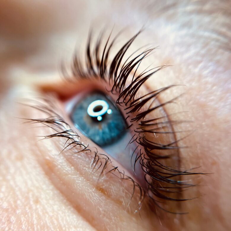 Skropstu un uzacu laminēšana ar InLei produktiem Āgenskalnā